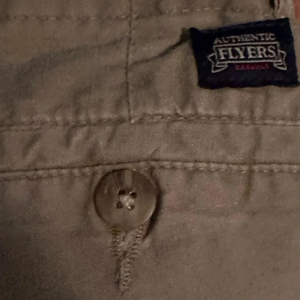 vintage Flyers khaki shorts - Picture 3 of 6